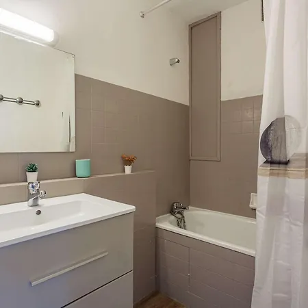 Apartman Moderne Avec Balcon Et Parking A - Fr-1-3-625