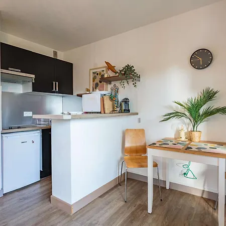 Moderne Avec Balcon Et Parking A - Fr-1-3-625