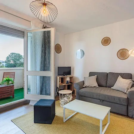 Moderne Avec Balcon Et Parking A - Fr-1-3-625